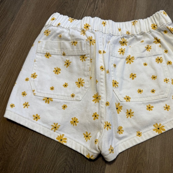 PacSun White & Yellow Daisy Floral Jean Shorts - Picture 3 of 4